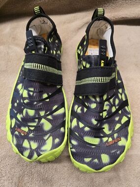 Ubfen Kids Neon Green and Black Athletic Water Shoes